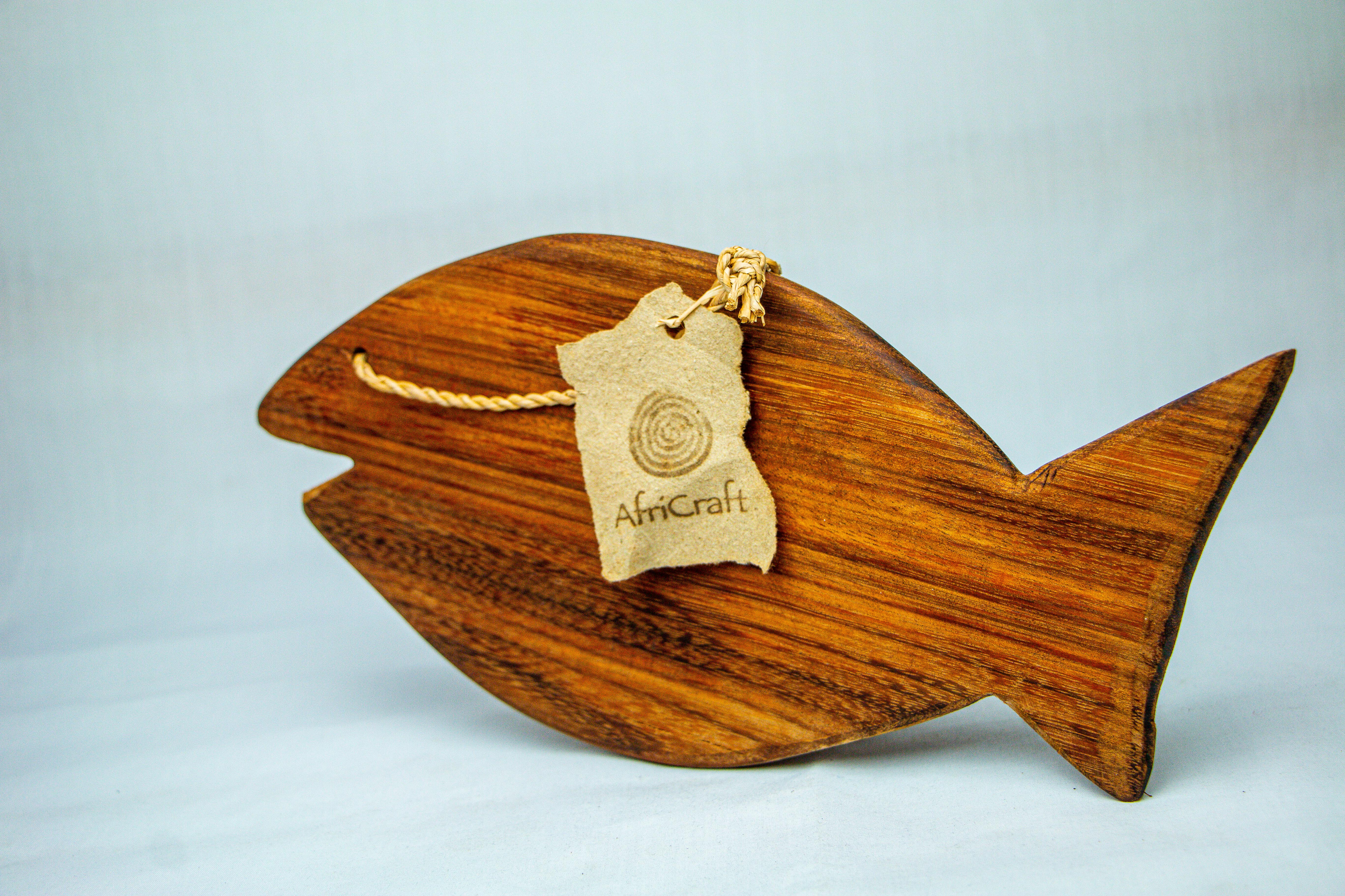 Fish-Shaped Wooden Chopping Board with Hole & Rope – Medium