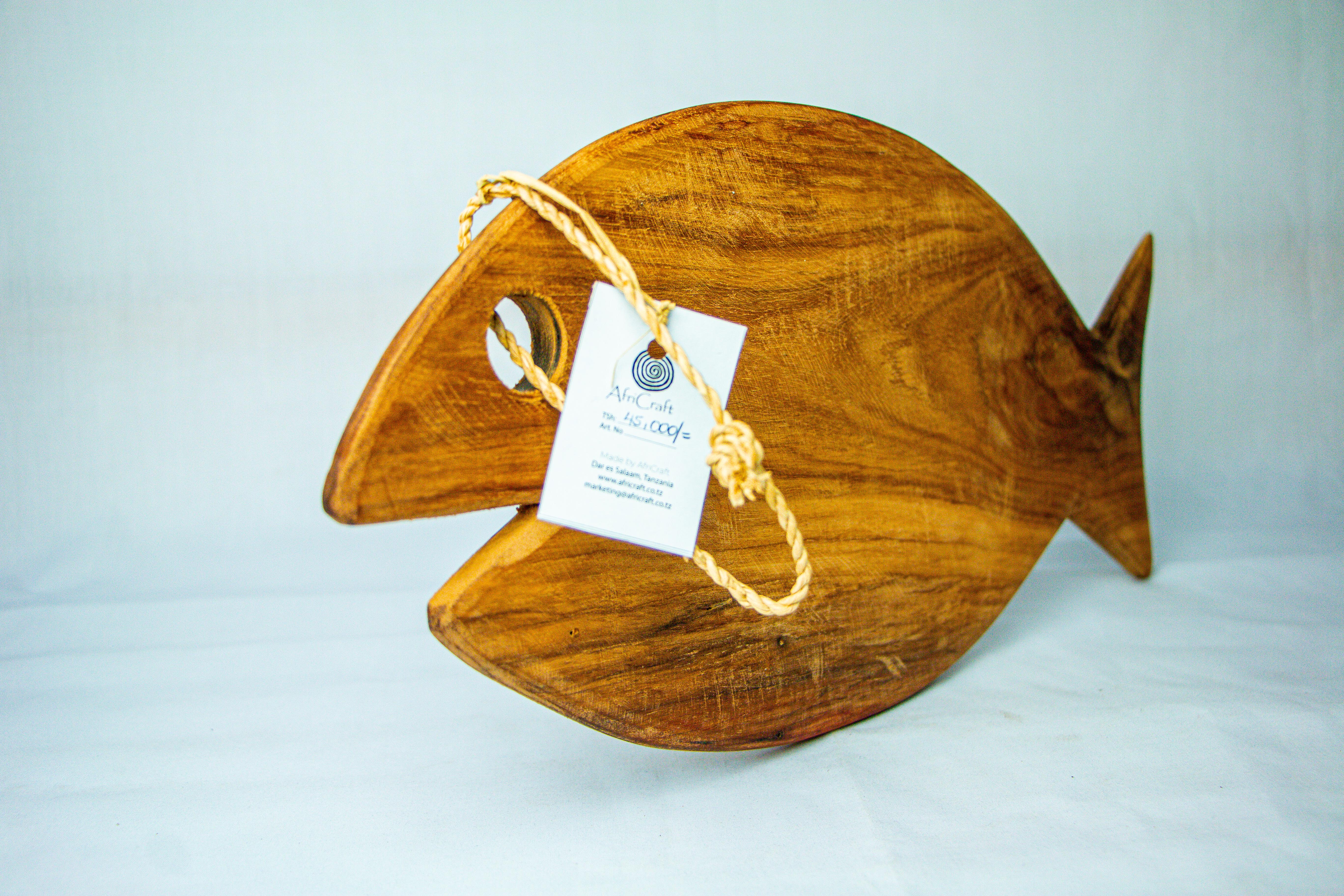 Fish-Shaped Wooden Chopping Board with Hole & Rope – Medium